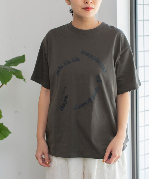 POU DOU DOU(プードゥドゥ)の「厚盛りプリントサークルロゴTシャツ(Tシャツ/カットソー・レディース・ダークグレー/アイボリー/グリーン・M)」の2枚目の写真
