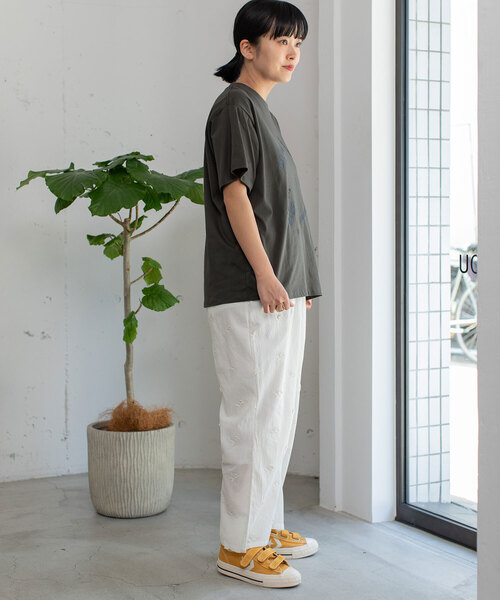 POU DOU DOU(プードゥドゥ)の「厚盛りプリントサークルロゴTシャツ(Tシャツ/カットソー・レディース・ダークグレー/アイボリー/グリーン・M)」の17枚目の写真