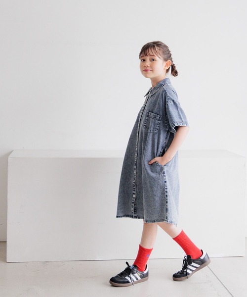 BAYFLOW（ベイフロー）の「[綿100%]デニムシャツワンピ(KIDS)（ワンピース・キッズ・ブラック/ブルー・120cm/110cm/150cm/140cm/130cm）」の2枚目の写真