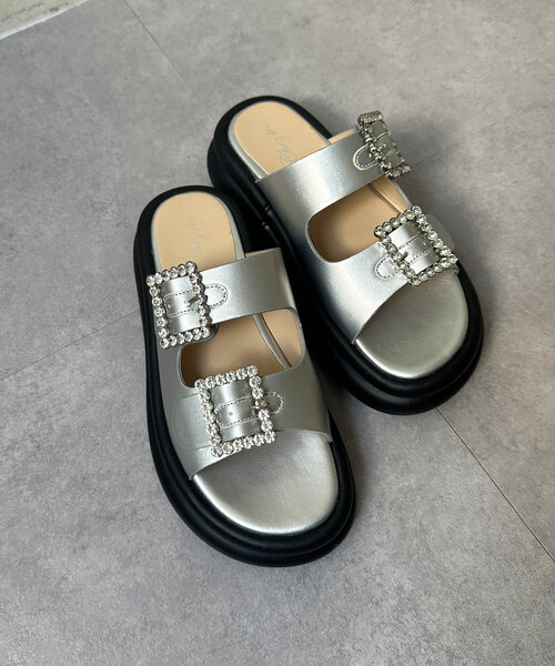 Chez toi（シェトワ）の「ビジューサンダル（サンダル・レディース・ブラック/オフホワイト/シルバー・SMALL/MEDIUM/LARGE）」の3枚目の写真