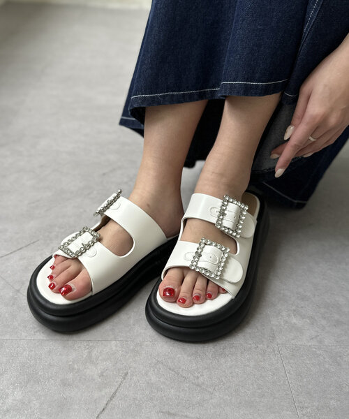Chez toi（シェトワ）の「ビジューサンダル（サンダル・レディース・ブラック/オフホワイト/シルバー・SMALL/MEDIUM/LARGE）」の4枚目の写真