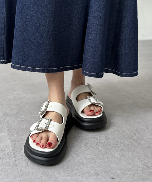 Chez toi（シェトワ）の「ビジューサンダル（サンダル・レディース・ブラック/オフホワイト/シルバー・SMALL/MEDIUM/LARGE）」の5枚目の写真