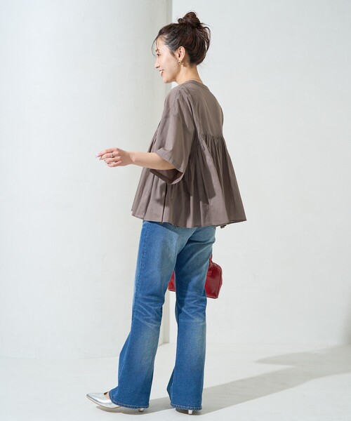 FREAK'S STORE（フリークスストア）の「限定展開　インド タック 切り替え フレア ブラウス（シャツ/ブラウス・レディース・ブラック/レッド/オフホワイト/モカ/イエロー/ネイビー・ﾌﾘ-）」の9枚目の写真