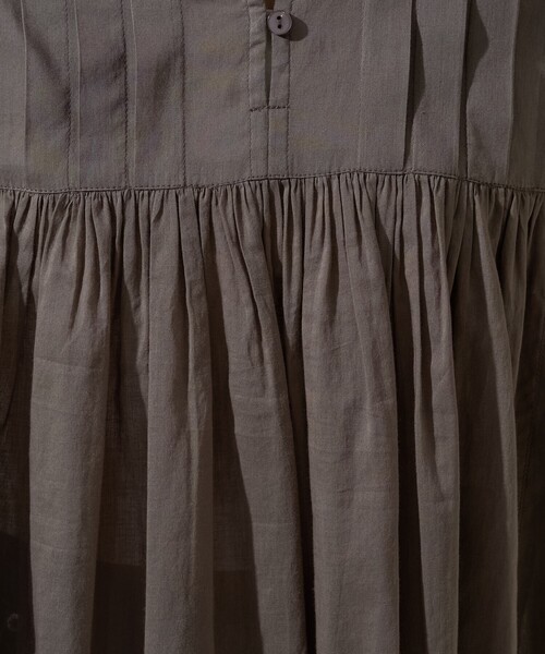 FREAK'S STORE（フリークスストア）の「限定展開　インド タック 切り替え フレア ブラウス（シャツ/ブラウス・レディース・ブラック/レッド/オフホワイト/モカ/イエロー/ネイビー・ﾌﾘ-）」の13枚目の写真