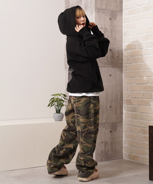 Laufer(ロイファー)の「【Laufer】アブストラクト フェイス ジップパーカー / Abstract Face ZIP Hoodie(パーカー・メンズ・レッド/ブラック/グレー・M/L)」の12枚目の写真