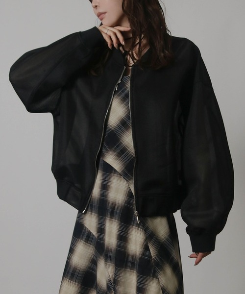 Social GIRL（ソーシャルガール）の「ダンボールシアーMA-1ブルゾン（MA-1・レディース・ホワイト/ブラック/カーキ/モカ・M）」の2枚目の写真