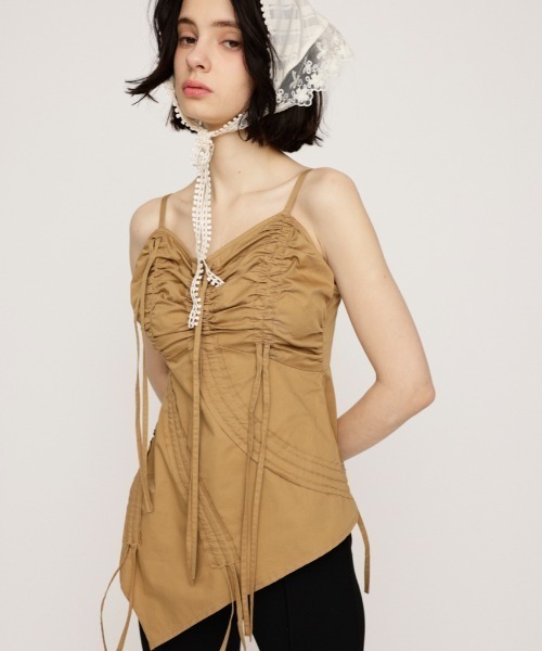 SLY（スライ）の「DRAWSTRING CAMI TOPS ドローストリング キャミ トップス 夏服（キャミソール・レディース・ベージュ/ブラック・FREE）」の9枚目の写真