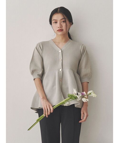 TONAL（トーナル）の「ペプラムリブニットカーディガン（カーディガン/ボレロ・レディース・ブルー/グレー/オフホワイト・MEDIUM）」の3枚目の写真