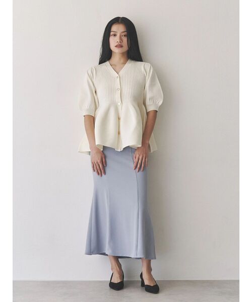 TONAL（トーナル）の「ペプラムリブニットカーディガン（カーディガン/ボレロ・レディース・ブルー/グレー/オフホワイト・MEDIUM）」の4枚目の写真