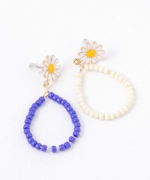 niko and...(ニコアンド)の「ビーズフラワーコンビピアス(ピアス(両耳用)・レディース・ホワイト/ブルー・0)」の3枚目の写真