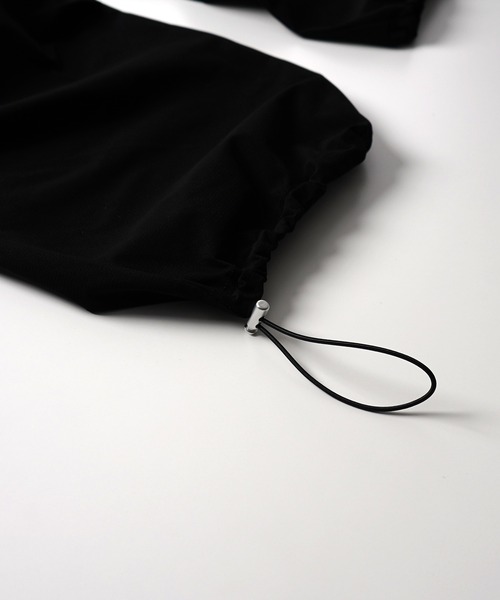 Confirm（コンファーム）の「ビッグポケット 裾ドロスト ワイドシルエット ポリメッシュカーゴパンツ（カーゴパンツ・メンズ・チャコールグレー/ブラック・L/M）」の13枚目の写真