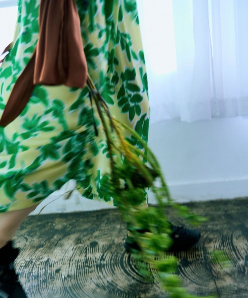 THE GOODLAND MARKET(ザグッドランドマーケット)の「cwtch DRAWSTRING FLOWER DRESS(ワンピース・レディース・イエロー/ブラック・FREE)」の15枚目の写真