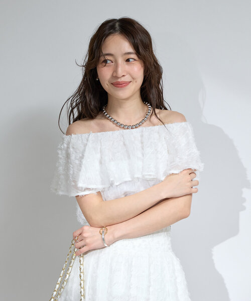 La boutique BonBon（ラブティックボンボン）の「【セットアップ可・最強愛され】カットジャガードフリルカラーブラウス（シャツ/ブラウス・レディース・ホワイト/ブラック・FREE）」の3枚目の写真