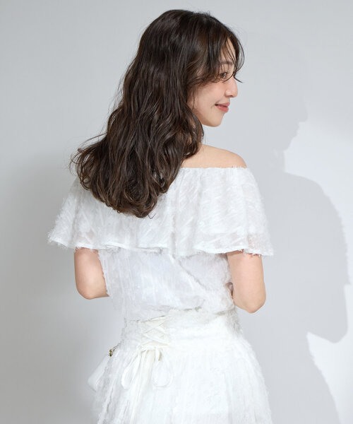 La boutique BonBon（ラブティックボンボン）の「【セットアップ可・最強愛され】カットジャガードフリルカラーブラウス（シャツ/ブラウス・レディース・ホワイト/ブラック・FREE）」の5枚目の写真