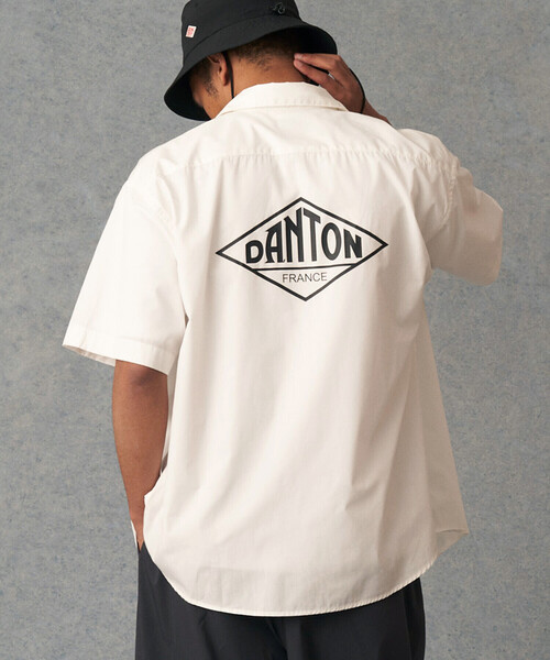 DANTON(ダントン)の「MEN'S BACK LOGO SHORT SLEEVE WORK SHIRT(シャツ/ブラウス・メンズ・ブラック/グレイッシュベージュ/ホワイト/ネイビー・40/42/38/44)」の1枚目の写真