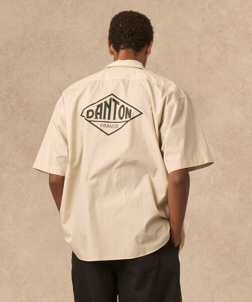 DANTON(ダントン)の「MEN'S BACK LOGO SHORT SLEEVE WORK SHIRT(シャツ/ブラウス・メンズ・ブラック/グレイッシュベージュ/ホワイト/ネイビー・40/42/38/44)」の3枚目の写真
