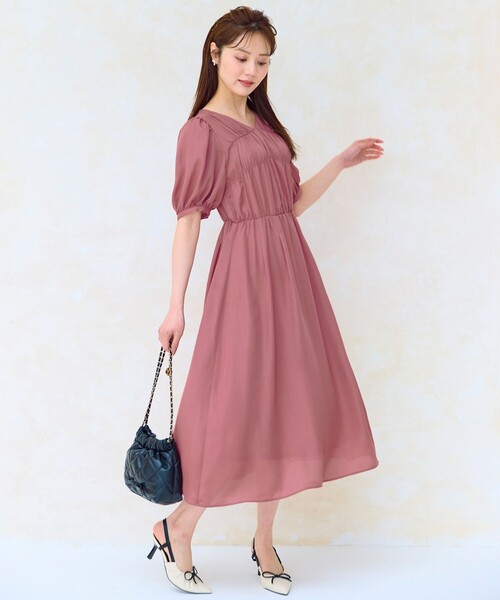Feroux(フェルゥ)の「【洗える】ギャザーデザインパフスリーブワンピース(ワンピース・レディース・ブラック系1/スカイブルー系/ピンク系・F)」の7枚目の写真
