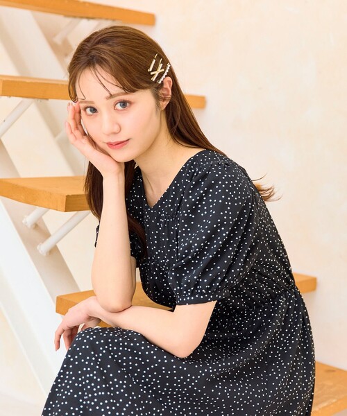 Feroux(フェルゥ)の「【洗える】ギャザーデザインパフスリーブワンピース(ワンピース・レディース・ブラック系1/スカイブルー系/ピンク系・F)」の12枚目の写真