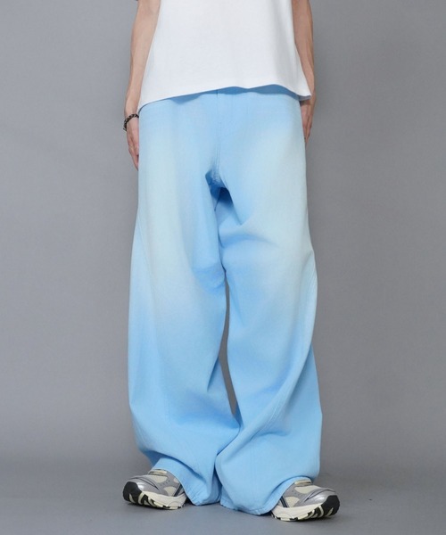 SPINNS(スピンズ)の「カラーバギーパンツ/バレルシルエット(その他パンツ・メンズ・ブラック/ピンク/サックスブルー・L/M)」の2枚目の写真