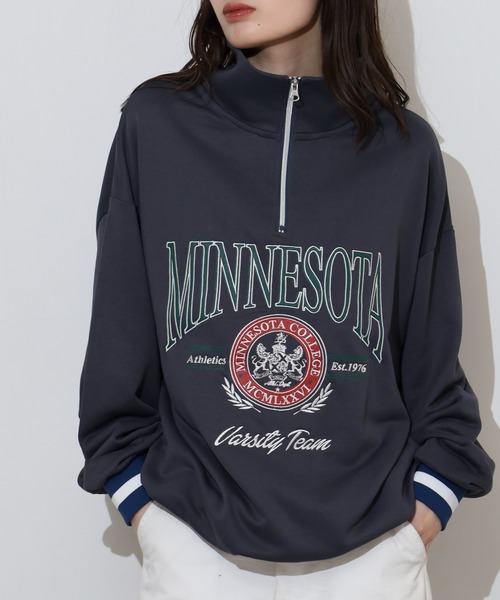 spiritoso(スピリトーゾ)の「spiritoso MINNESOTAハーフジップビッグスウェットトレーナー(スウェット・レディース・スミクロ/レッド/アッシュ・F)」の12枚目の写真