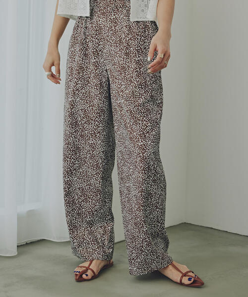 N.（N. Natural Beauty Basic）（エヌエヌナチュラルビューティーベーシック）の「レオパードイージーパンツ（その他パンツ・レディース・ブラウン系その他/ブラック系その他・MEDIUM）」の2枚目の写真