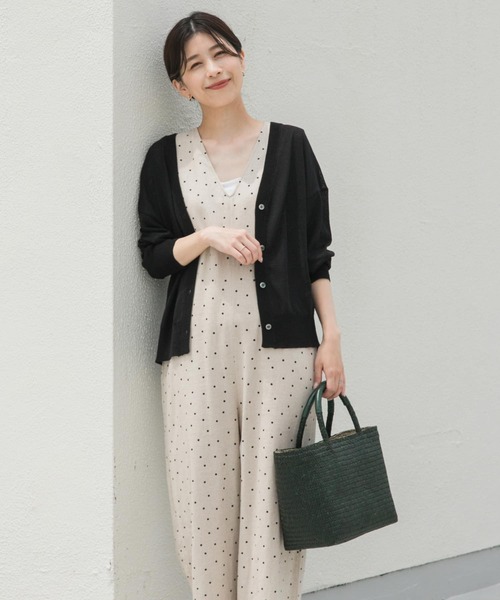 URBAN RESEARCH DOORS（アーバンリサーチドアーズ）の「『UR TECH ひやサラクール』リネン混Vネックショートカーディガン（カーディガン/ボレロ・レディース・ブルー/ライトグレー/ブラック・MEDIUM）」の2枚目の写真