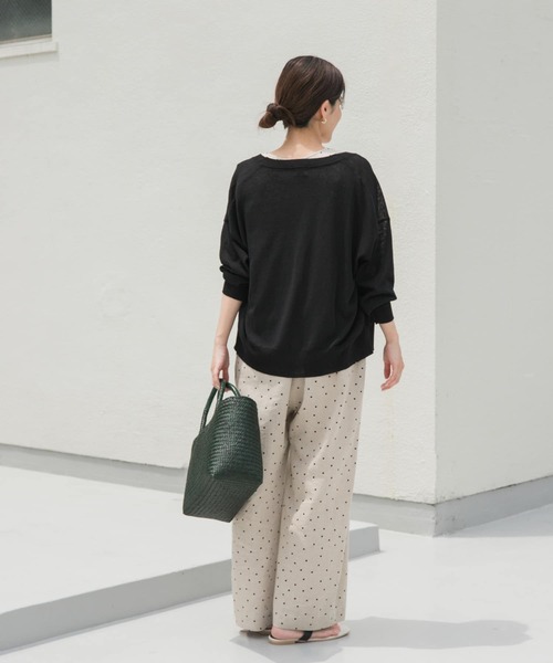 URBAN RESEARCH DOORS（アーバンリサーチドアーズ）の「『UR TECH ひやサラクール』リネン混Vネックショートカーディガン（カーディガン/ボレロ・レディース・ブルー/ライトグレー/ブラック・MEDIUM）」の12枚目の写真