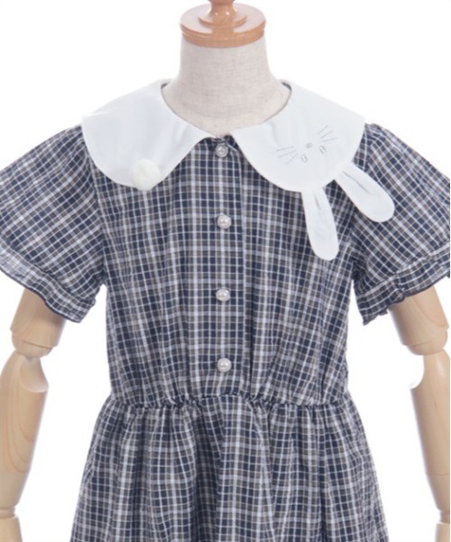 axes femme(アクシーズファム)の「うさぎ襟サマーチェックワンピース(ワンピース・キッズ・サックスブルー/ネイビー・MEDIUM/LARGE/X-LARGE)」の17枚目の写真