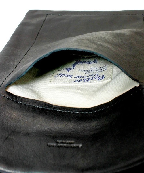 Butler Verner Sails（バトラーヴァーナーセイルス）の「Butler Verner Sails 隠しﾏｸﾞﾈｯﾄ馬革ｼﾝﾌﾟﾙｼｮﾙﾀﾞｰ（ショルダーバッグ・メンズ・ブラック/キャメル・FREE）」の5枚目の写真