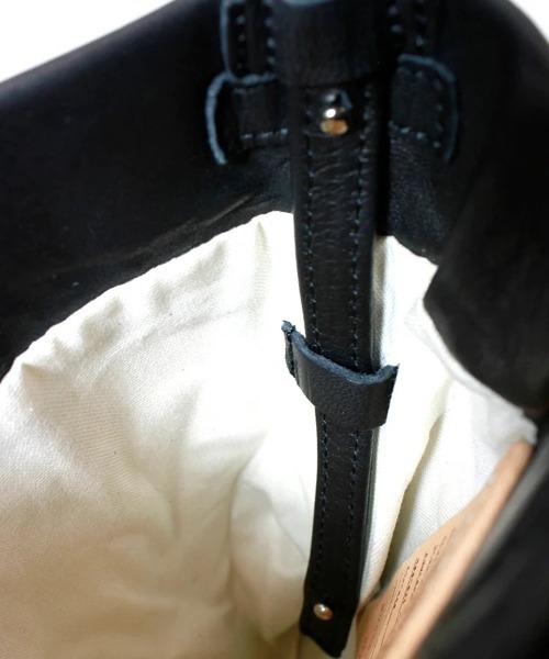 Butler Verner Sails（バトラーヴァーナーセイルス）の「Butler Verner Sails 隠しﾏｸﾞﾈｯﾄ馬革ｼﾝﾌﾟﾙｼｮﾙﾀﾞｰ（ショルダーバッグ・メンズ・ブラック/キャメル・FREE）」の9枚目の写真