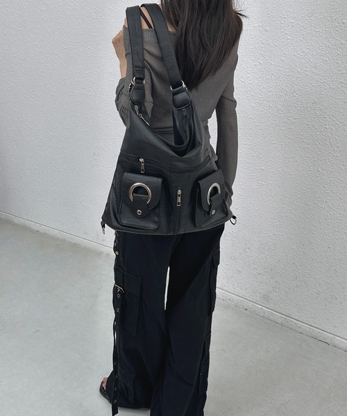 LA VORAGINE(ラ ヴォラジネ)の「多機能トートバッグ(ショルダー/リュック)(ショルダーバッグ・レディース・ブラック/ホワイト/シルバー/ブラウン・FREE)」の12枚目の写真
