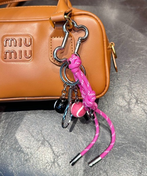 ALTROSE（アルトローズ）の「テニス ラケット ビリヤード 8ボール ロープ コード付き マルチチャーム カラビナ キーホルダー バッグチャーム（チャーム・レディース・ブラック/ホワイト/ピンク・FREE）」の8枚目の写真
