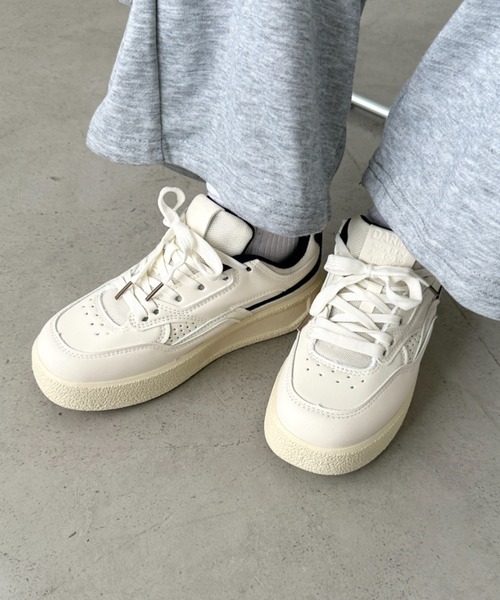CLEA(クレア)の「厚底ラインローカットスニーカー(スニーカー・レディース・ネイビー/ホワイト・23.5cm/24.5cm)」の8枚目の写真