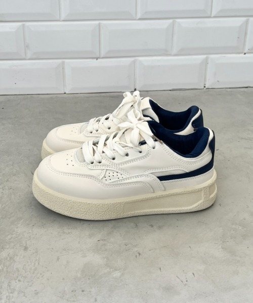 CLEA(クレア)の「厚底ラインローカットスニーカー(スニーカー・レディース・ネイビー/ホワイト・23.5cm/24.5cm)」の13枚目の写真