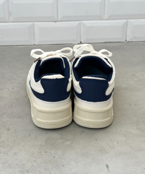 CLEA(クレア)の「厚底ラインローカットスニーカー(スニーカー・レディース・ネイビー/ホワイト・23.5cm/24.5cm)」の15枚目の写真