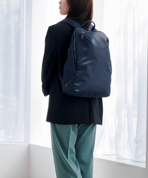 ルフィラ B4サイズ収納 15.6インチPC収納 18L 520g 軽量 ボトル