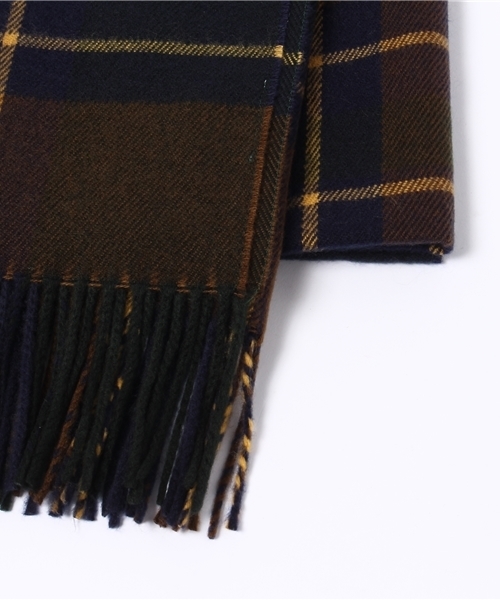 one after another NICE CLAUP（ワンアフターアナザーナイスクラップ）の「【mer1月号掲載 ナイスクラップ】チェック柄ストール（ストール/ショール・レディース・グレー/レッド/ネイビー・FREE）」の4枚目の写真