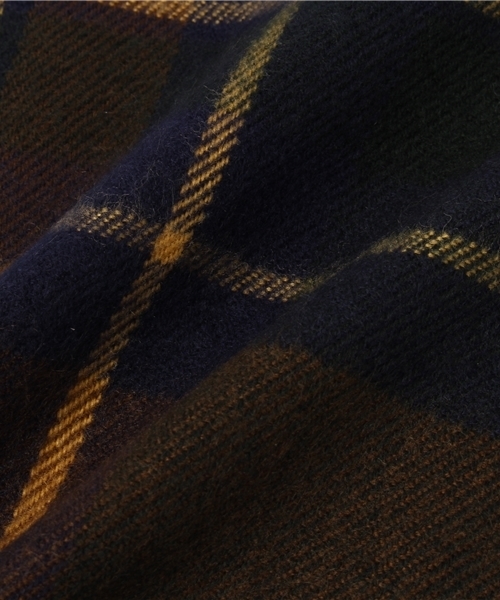 one after another NICE CLAUP（ワンアフターアナザーナイスクラップ）の「【mer1月号掲載 ナイスクラップ】チェック柄ストール（ストール/ショール・レディース・グレー/レッド/ネイビー・FREE）」の5枚目の写真