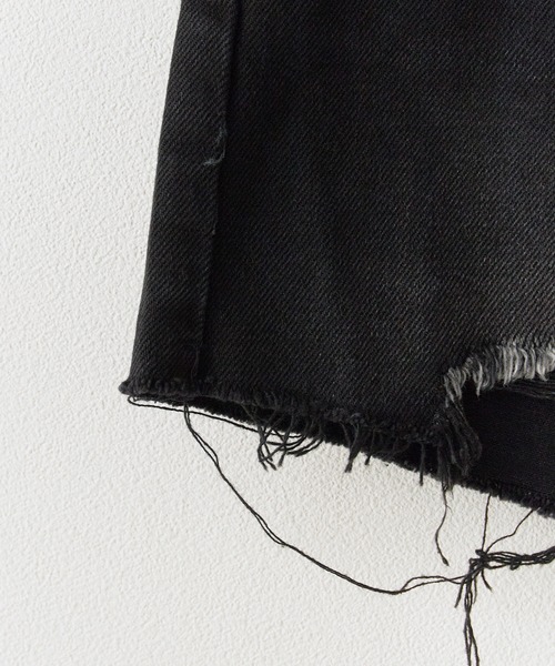 Chick(チック)の「Cotton Damaged Shorts / コットン ダメージ加工ショートパンツ(デニムパンツ・レディース・ブラック/ブルー・M/S)」の18枚目の写真