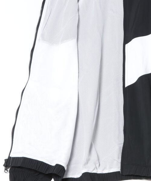 NIKE(ナイキ)の「NIKE/ナイキ トラックジャケット HV4108-010/HV4108-547(ナイロンジャケット・レディース・パープル/ブラック×ホワイト・L/M)」の20枚目の写真