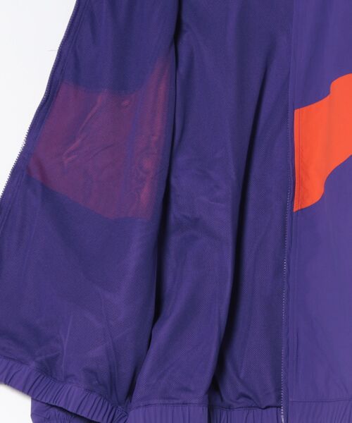 NIKE(ナイキ)の「NIKE/ナイキ トラックジャケット HV4108-010/HV4108-547(ナイロンジャケット・レディース・パープル/ブラック×ホワイト・L/M)」の21枚目の写真