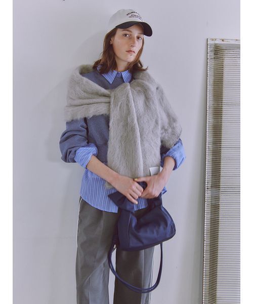 emmi（エミ）の「【ONLINE限定カラー】ラメ裏毛ショートスウェットトップス（スウェット・レディース・ライトグレー/ライトベージュ/ブルー・F）」の5枚目の写真
