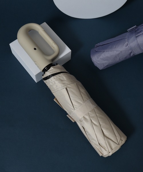 FUNALIVE（ファンアライブ）の「ワンプッシュ開閉 完全遮光 カラビナハンドル 折り畳み傘 日傘 /ユニセックス 晴雨兼用 UVカット 軽量 コンパクト（折りたたみ傘・メンズ・グレー/ライトブルー/ライトグリーン/クリーム/ブラック・F）」の4枚目の写真