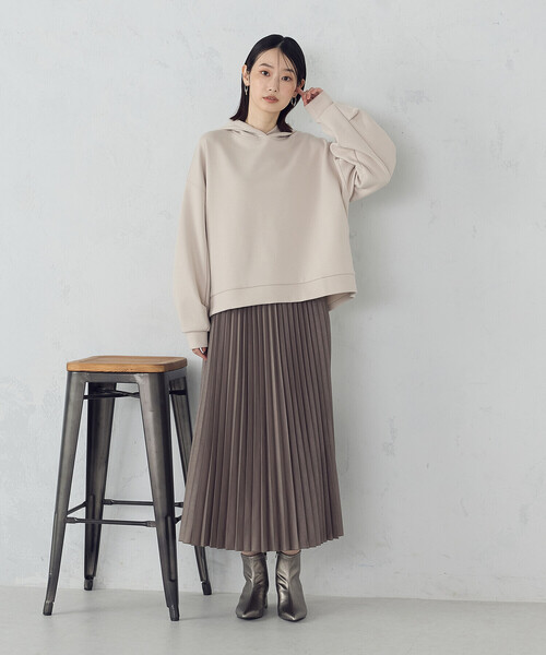 COMME CA ISM（コムサイズム）の「エンボス加工プリーツスカート（スカート・レディース・チャコール/グレイッシュベージュ/モカ・LARGE/MEDIUM/SMALL）」の8枚目の写真