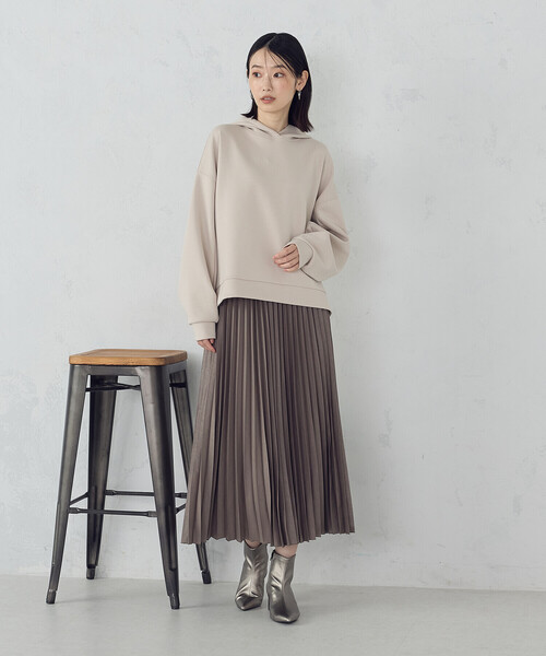 COMME CA ISM（コムサイズム）の「エンボス加工プリーツスカート（スカート・レディース・チャコール/グレイッシュベージュ/モカ・LARGE/MEDIUM/SMALL）」の9枚目の写真