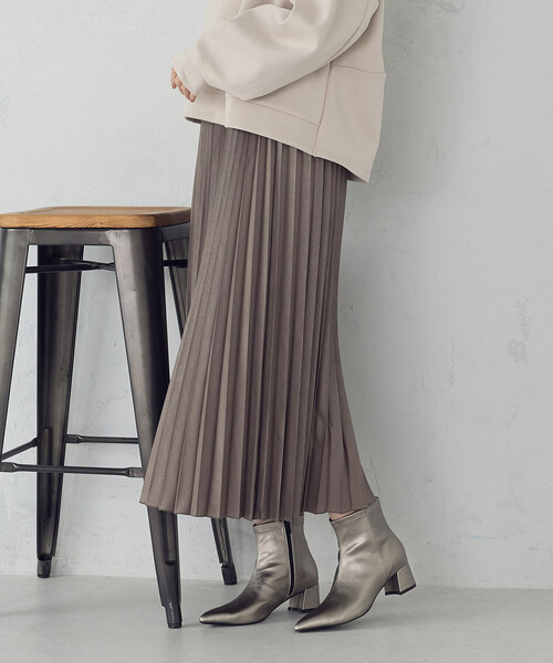 COMME CA ISM（コムサイズム）の「エンボス加工プリーツスカート（スカート・レディース・チャコール/グレイッシュベージュ/モカ・LARGE/MEDIUM/SMALL）」の12枚目の写真