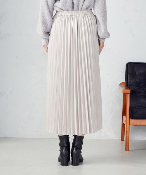 COMME CA ISM（コムサイズム）の「エンボス加工プリーツスカート（スカート・レディース・チャコール/グレイッシュベージュ/モカ・LARGE/MEDIUM/SMALL）」の18枚目の写真