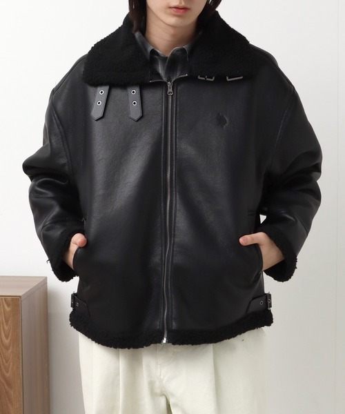 U.S. POLO ASSN.(ユーエスポロアッスン)の「【U.S. POLO ASSN./ユーエスポロアッスン】 B3 ムートン ジャケット(ブルゾン・メンズ・ブラック/ブラウン・S/M/XL/L)」の1枚目の写真