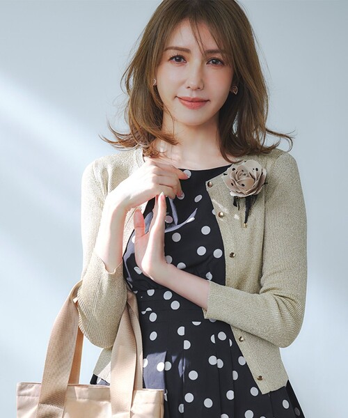TOCCA(トッカ)の「SPARKLE TOUCH KNIT カーディガン(カーディガン/ボレロ・レディース・ブラック系/ゴールド系・SMALL/MEDIUM)」の2枚目の写真