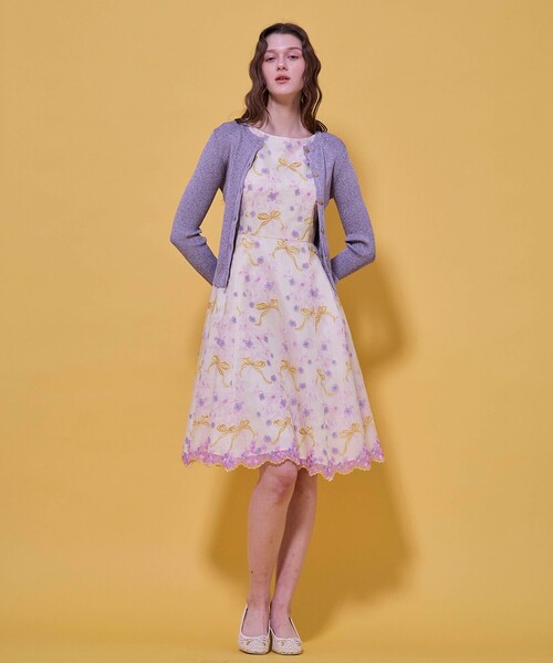 TOCCA(トッカ)の「SPARKLE TOUCH KNIT カーディガン(カーディガン/ボレロ・レディース・ブラック系/ゴールド系・SMALL/MEDIUM)」の4枚目の写真